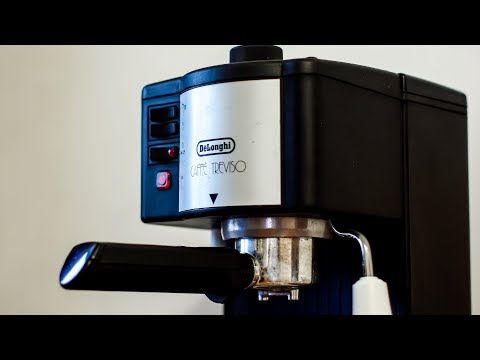 Видео: DeLonghi BAR 14 F как приготовить эспрессо и капучино (espresso and cappuccino)