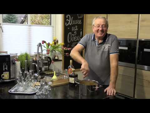 Видео: Это ЛУЧШЕ ЧЕМ БЕЙЛИС Карамельнo Шоколадно Сливочный ЛИКЁР на Рождество 🎄 Рецепт от Элины