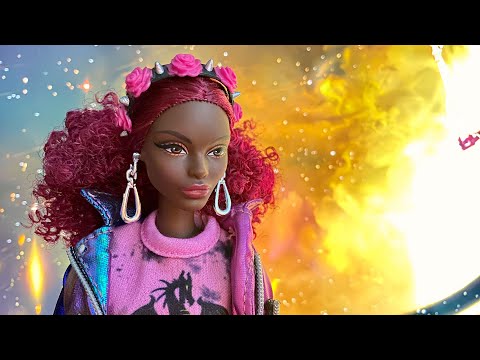 Видео: Открываем Barbie Basics 03 Клодетт и примеряем фешн пак Disney ily4ever Aurora
