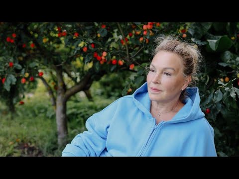 Видео: 45 — это новые 30: как перестать доживать и начать жить для себя
