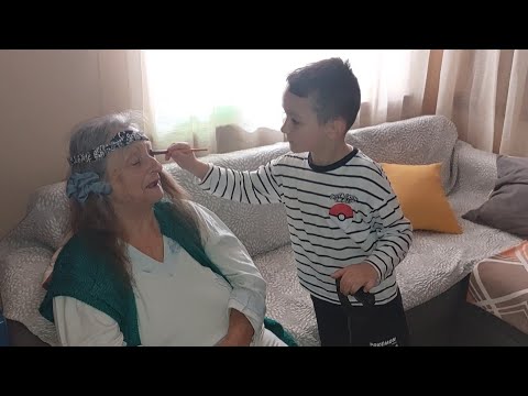 Видео: СВЕКРОВЬ В ВОСТОРГЕ! Сын устроил греческой бабушке день красоты 🎁 Наша жизнь в Греции