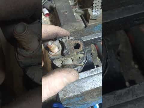 Видео: Ремонт втягивающего на Митсубиси Каризма