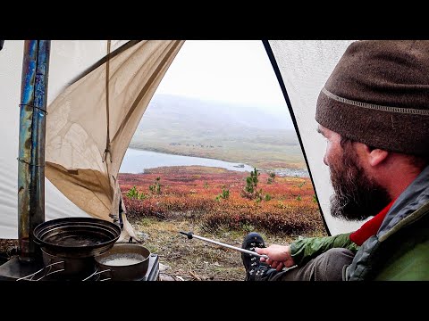 Видео: Похоже это место нас ненавидит | Ветер рвет палатку | 5 дней вдвоём на Алтае