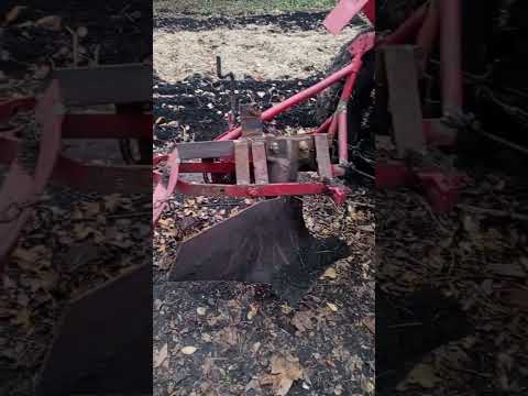 Видео: подготовка к пахоте под зиму