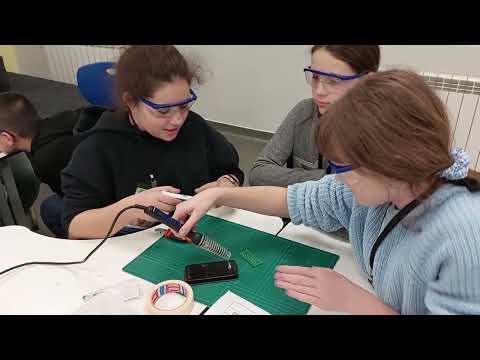 Видео: STEM-Дневник 18.02.2025. Първата ни платка е налепена!