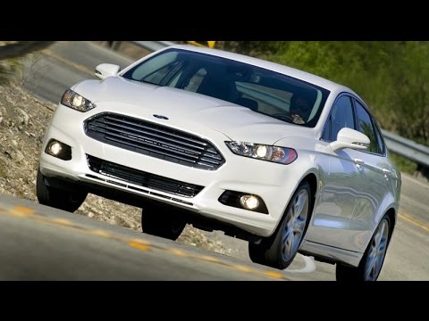 Видео: Обзор и запуск Ford Fusion 2016 года выпуска с 2,0-литровым турбомотором и 4-цилиндровым двигателем