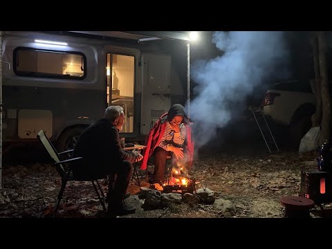 Видео: Приключение в караване на берегу ручья Джошкун: огонь и беседа