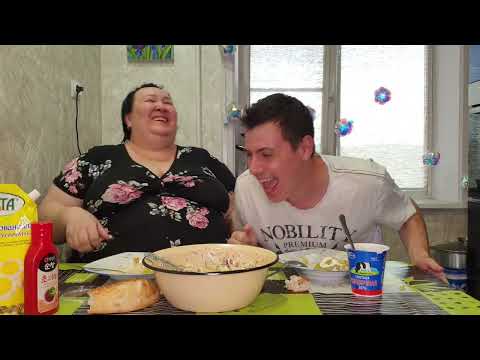 Видео: Мукбанг! Mukbang! Фаршированные перцы, салат😋