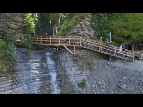 Видео: Лазаревское Аше водопад Псыдах  4К(полный экран)