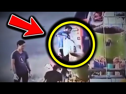 Видео: Рабочий пытался кормить промышленный миксер... Большая ошибка!