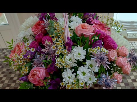 Видео: Флористика 🌹Собираю корзину на заказ