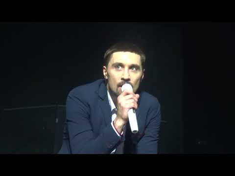 Видео: Дима Билан Часы и разговоры Великий Новгород концерт 29 ноября 2017 г.