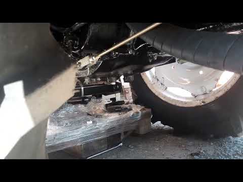 Видео: Снятие экскаваторной установки Уралец с минитрактора