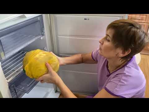 Видео: Заглянем в холодильник. Разморозка в мороз. Чем отмываю холодильник.