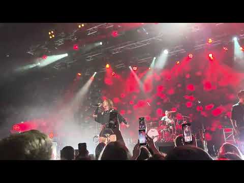 Видео: Юлия Савичева - Если в сердце живет любовь (live in Prime Hall, Minsk 31.10.2025)