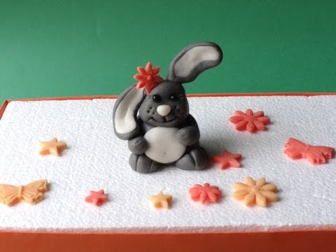 Видео: Фигурки из мастики для торта.  Лепим зайчика