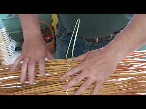 Видео: Плетение корзинки для зонтиков