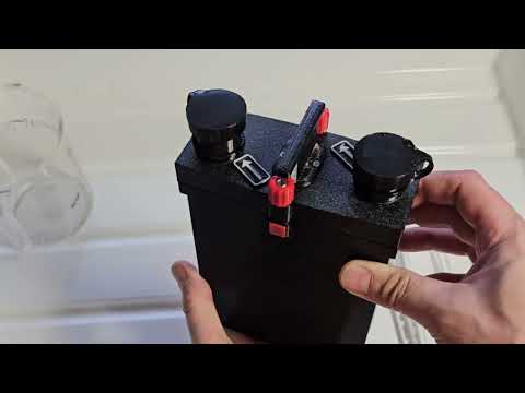 Видео: Герметичный проявочный бачок для плёнки большого формата 4х5