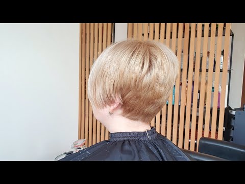 Видео: Стрижка в технике градуировка. Короткая женская стрижка