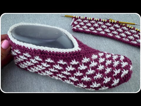 Видео: Домашние следки спицами. Простые тапочки спицами без швов на подошве.