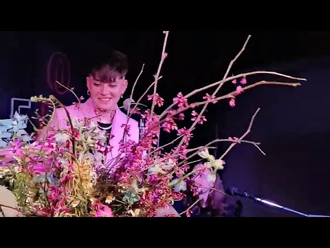 Видео: Эмма М/ Бис! "Чистые глаза" Акустика, Новый арбат -21 / 12.04.2024