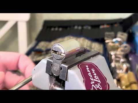 Видео: Open lock Abus x12r..?? Вскрытие цилиндра ABUS x12r двух рядный с разбором. #lockpicking #multipick