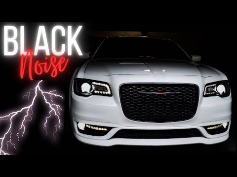 Видео: CHRYSLER 300 S: установка эмблем «Черный шум»