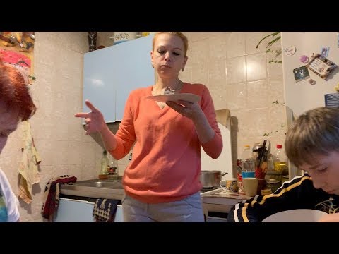 Видео: КУПИЛ ТОРТ НА ВСЮ СЕМЬЮ / КУШАЕМ И БАЛДЕЕМ