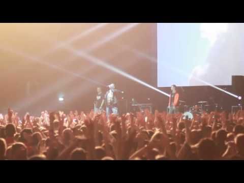 Видео: Руки Вверх - Полечу за тобой (Live 04.05.2016, Минск, Дворец Спорта)