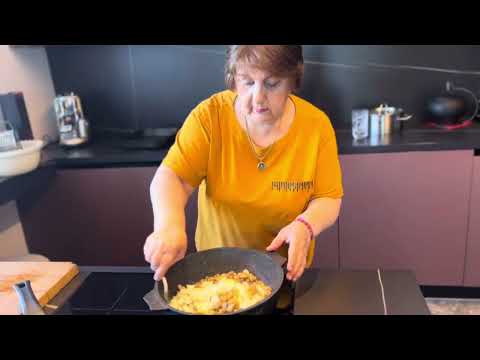 Видео: Блинный курник на масленицу.