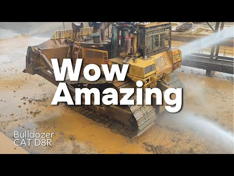 Видео: Вау... Какой потрясающий способ мыть бульдозер CAT D8R!