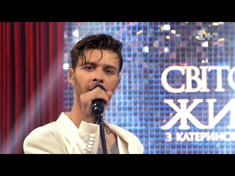 Видео: Макс Барских с новым хитом «По секрету» выступил в студии Светской жизни