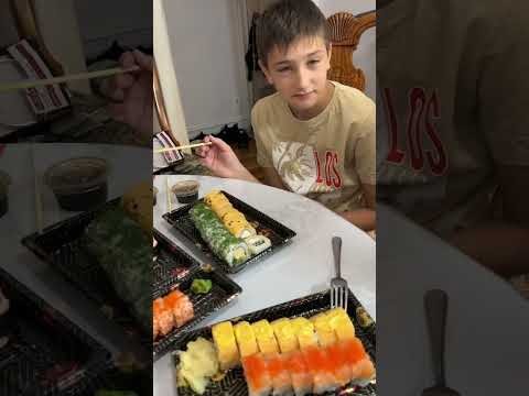 Видео: @rollmeinc 👈￼Instagram здесь вы можете заказать вкусные суши для большой компании Нью-Йорк Бруклин