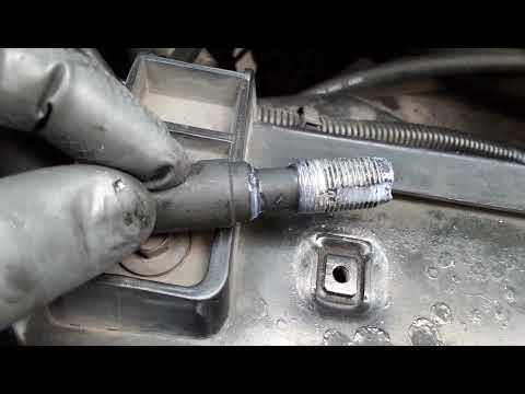 Видео: Как отремонтировать и заделать вырванное отверстие для свечи зажигания внутри блока двигателя