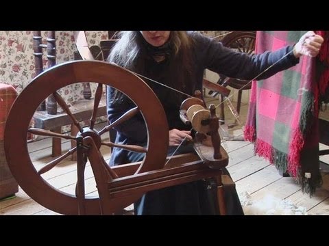 Видео: Как подготовить прялку к производству пряжи