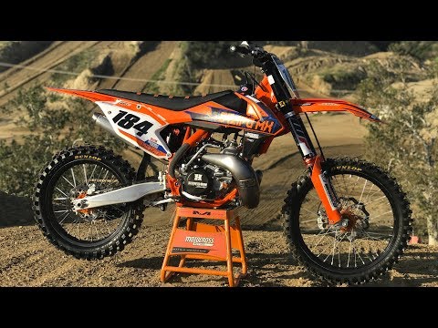 Видео: 2-тактный гоночный проект KTM 250SX — журнал Motocross Action