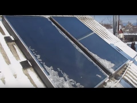Видео: Как работают солнечные коллекторы зимой в сильный мороз.  How do solar collectors in winter.