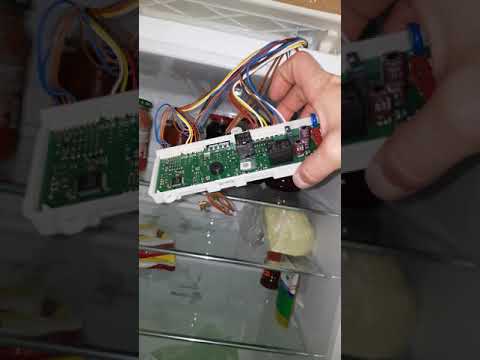 Видео: Ремонт холодильника BOSCH KGN39XW25R