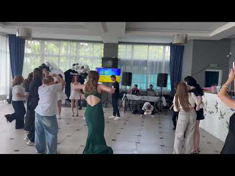 Видео: Вчителька мікрорайону нашого…