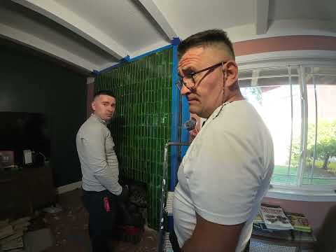 Видео: Закінчуєм затірка мозайки на каміні , досвіт Final touches grouting the backsplash and fireplace
