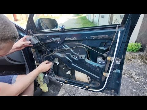 Видео: неЛегкая замена стеклоподъемника Skoda Octavia