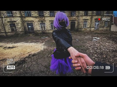 Видео: Нашёл ДЕВУШКУ на заброшке. Приключение в старинной усадьбе - Алиса Странная.