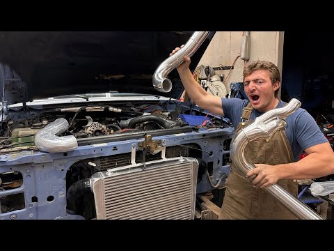 Видео: Установка интеркулера на мой 7.3 Powersroke Diesel OBS Ford F-350: модернизация, часть 2
