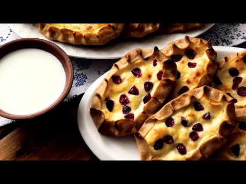 Видео: Карельские ржаные Калитки. Рецепт с двумя видами начинки -картофельная с сыром и творожная с клюквой