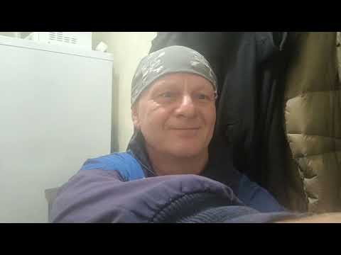 Видео: Стою на асфальте в лыжи обутый....