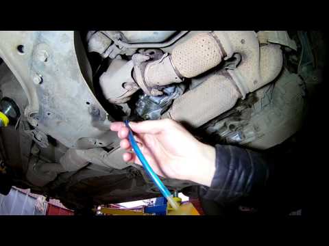 Видео: Замена масла в раздатке на Ниссан Мурано Z51 2010 года Nissan Murano