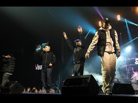 Видео: Stadium RUMA 2012 Live - Легенды Про...CENTR