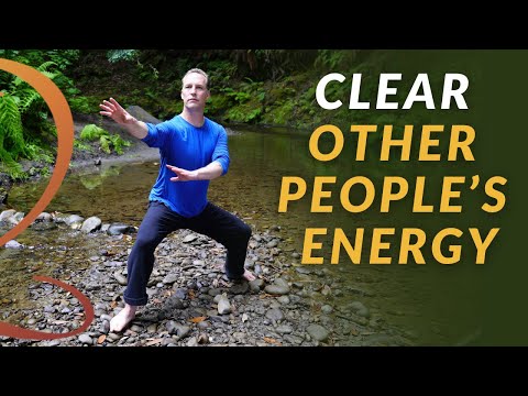 Видео: 9-минутная практика цигун для очищения чужой энергии («приобретенной ци»)