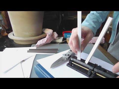 Видео: Заточка ножа на Spyderco Triangle Sharpmaker