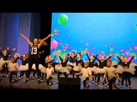 Видео: Отчетный концерт. Томск. ДК"АВАНГАРД". 20 апреля. танец "Раз-ладошка Два-ладошка"